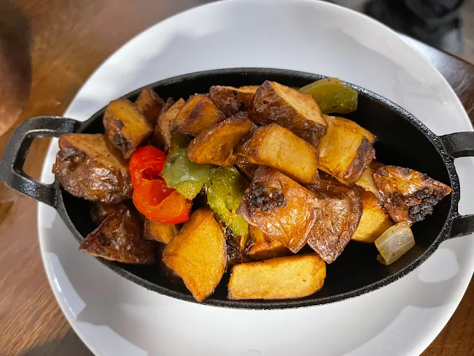 Sweet Tooth Cakes & Pastries