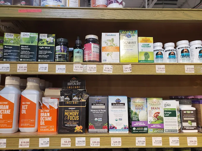 Mom's Organic Market