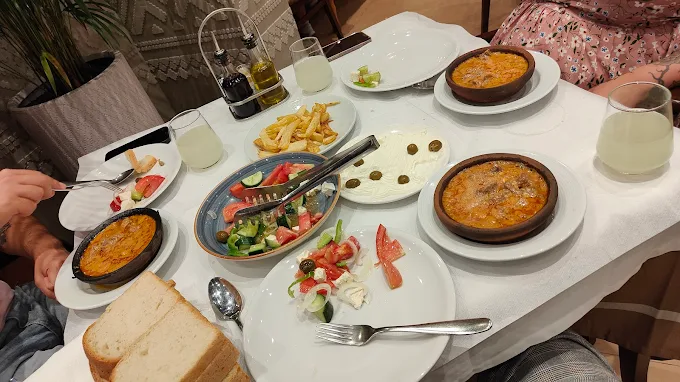 Photo of 6 Vellezerit Osmani